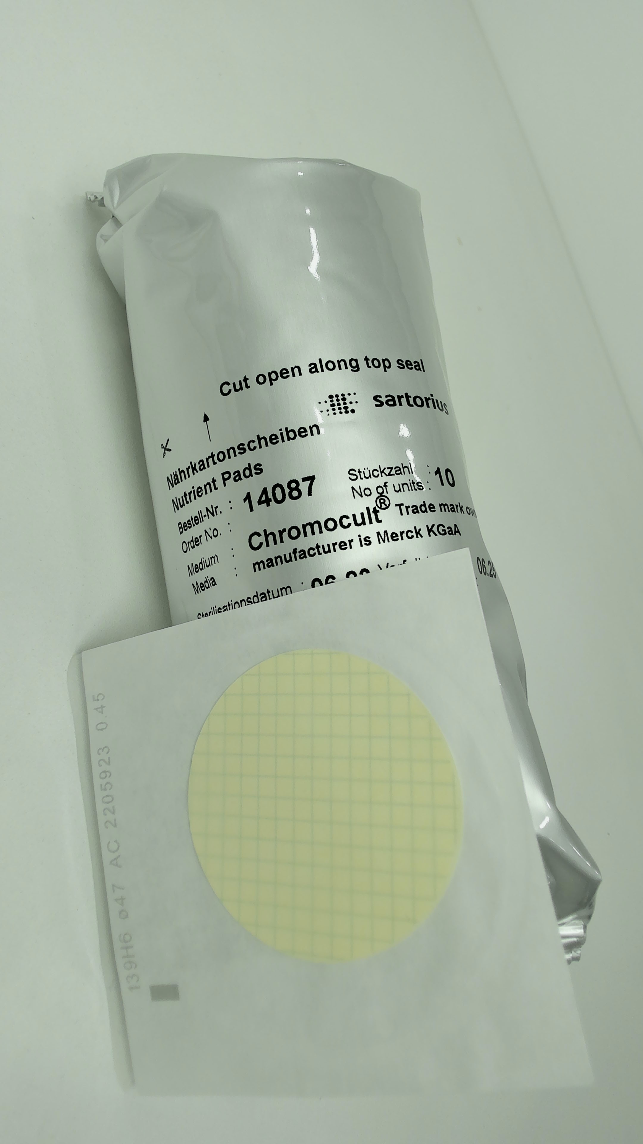 NKS/NPS Contiene: Cromocultivo + Petri 60mm + Almohadilla + Membrana Blanca 0.45 um
